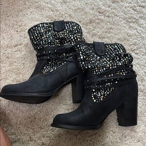 Stylish Black and Gold Women's Ankle Boots
